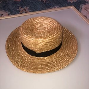 Lack of color medium hat